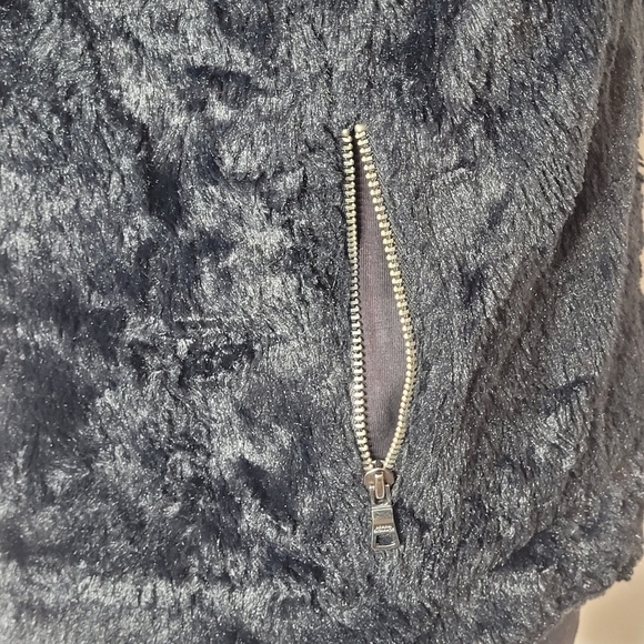 A/X Armani Exchange Black Faux Fur Zip Front Vest Cotton Lined - Size S - Picture 7 of 12